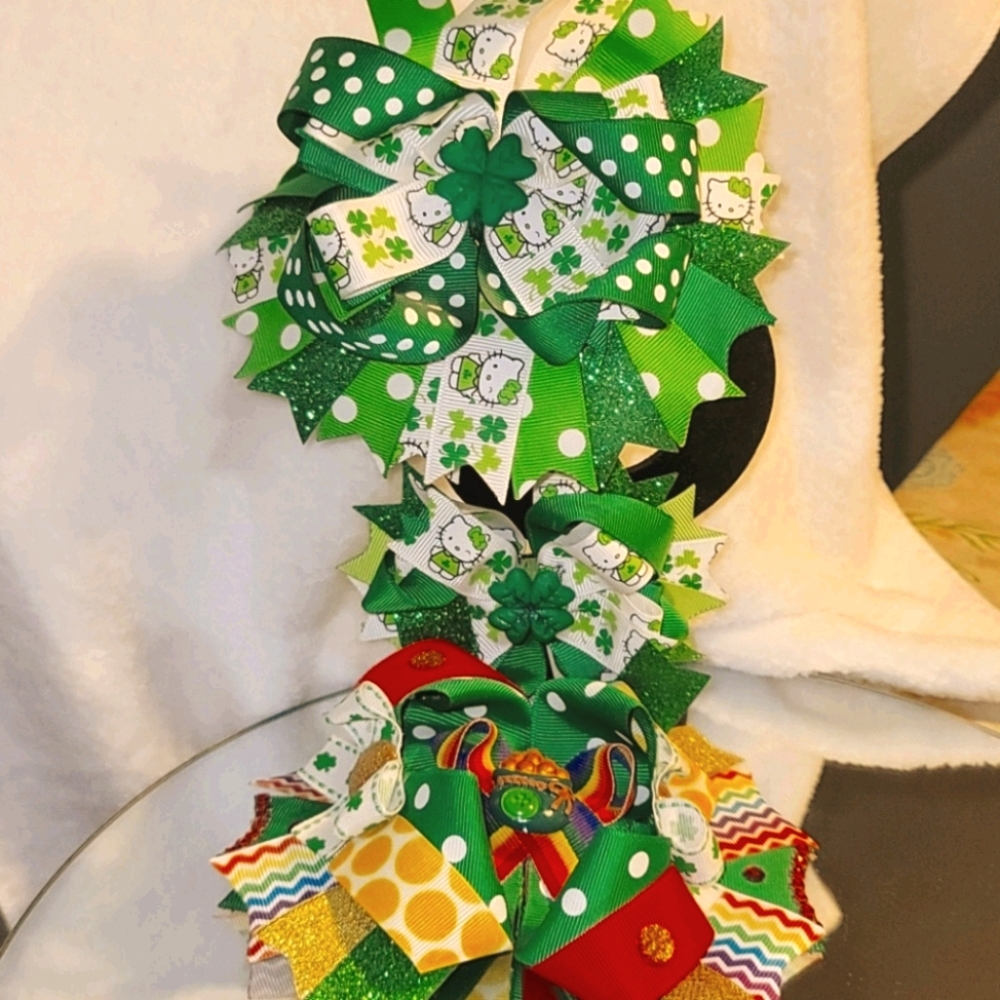 Set of 3 St. Patrick's Day girls hair bows 🍀
